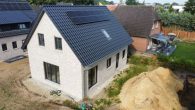Neubau EFH mit 5-Zimmer und 563 m2 Grundstück - KFW 40 QNG // Carport und Gäste WC // Oldenburg - dji_fly_20240903_094104_656_1725349482183_photo_op