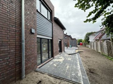 5-Zimmer DHH mit Gäste-WC, Schuppen und Carport in Oldenburg, 26131 Oldenburg, Doppelhaushälfte