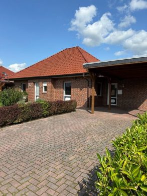Gepflegter Bungalow in ruhiger Lage mit 3-Zimmern und Ausbaureserve // Ramsloh, 26683 Saterland, Bungalow
